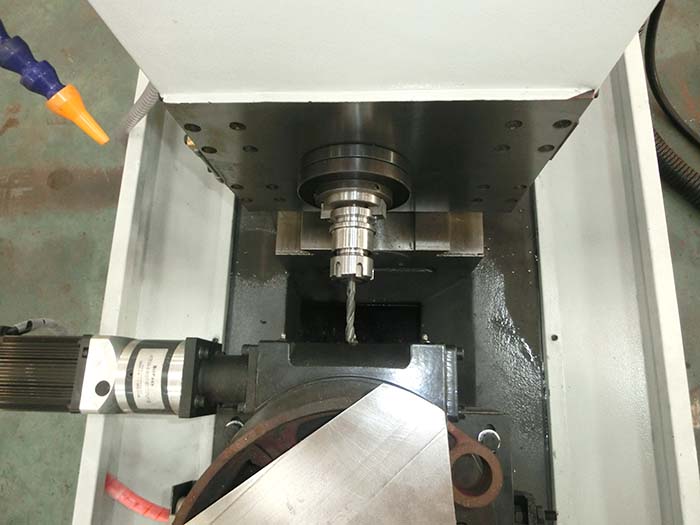 馬(ma)蹄鐵專用機(ji)床内部圖